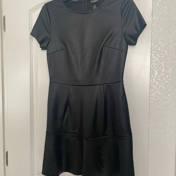 Macys Rosie Harlow brand faux leather dress - Picture 2 of 6